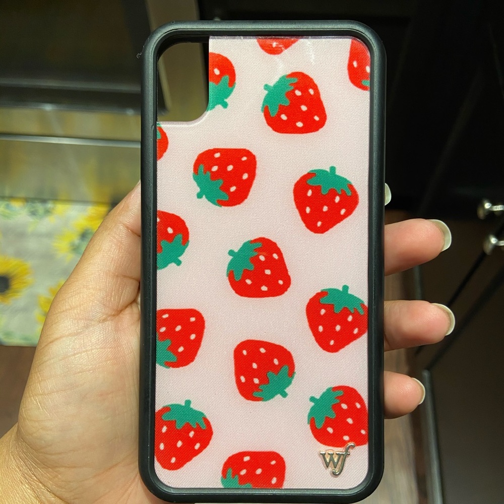 Wildflower iPhone XR Case - Strawberry